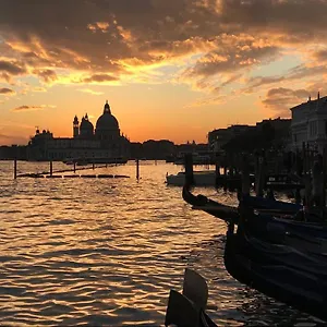 Youth Hostelers Venezia
